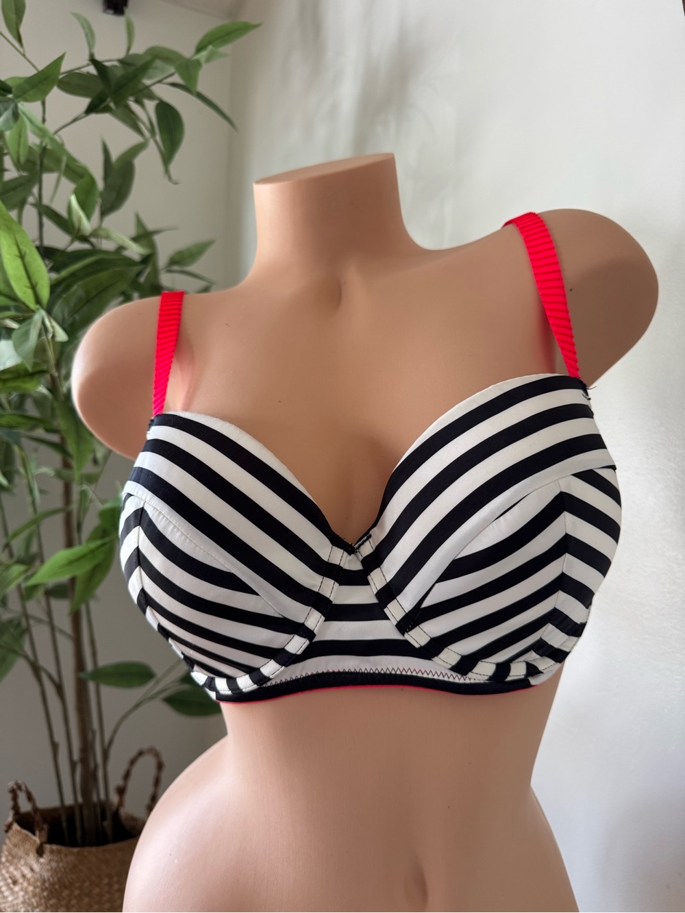 Victoria’s Secret very sexy push up balconet